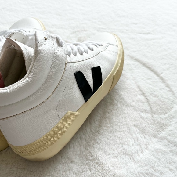 VEJA Minotaur High Top Sneakers Women’s Size 10 Stylish Athletic Trendy - Picture 4 of 9